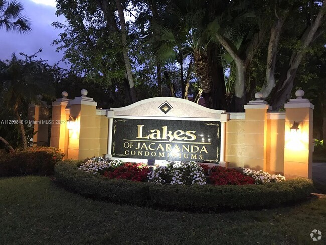 Lakes Of Jacaranda Apartments For Rent