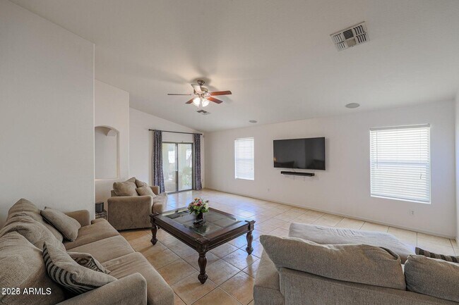 Building Photo - 5268 S 239th Dr