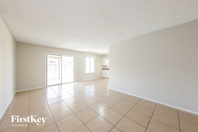 Building Photo - 4923 W Larkspur Dr