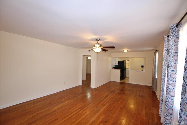 Building Photo - 418 Claud Rd