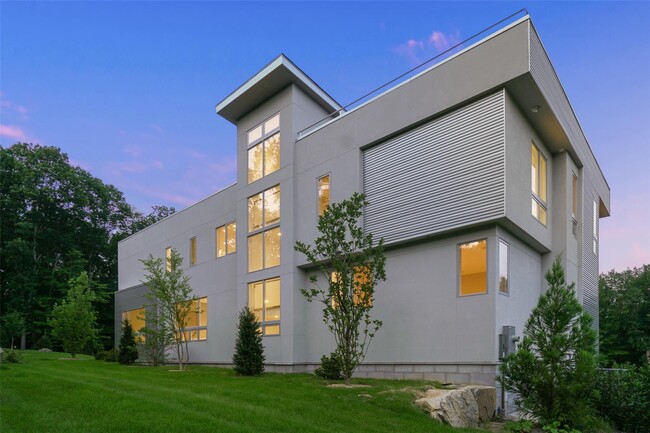 Building Photo - 68 Root Ave