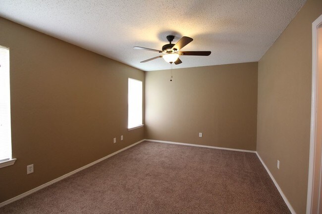 Foto del edificio - 1131 Willow Run Cir