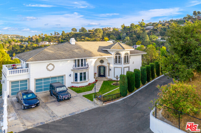 Building Photo - 3556 Multiview Dr