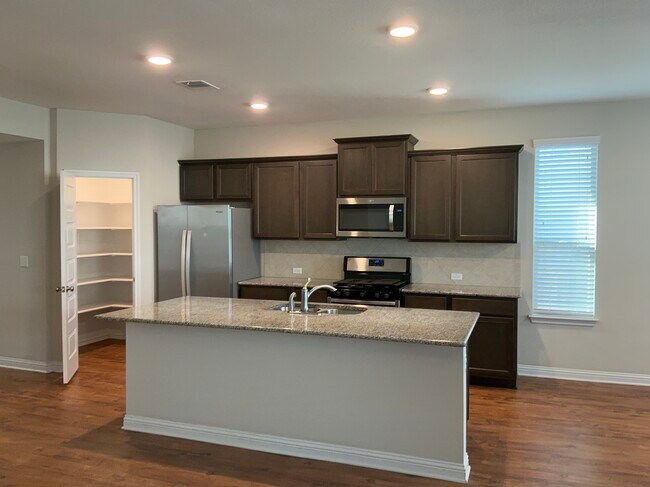 Building Photo - 8106 Cottage Rose Dr