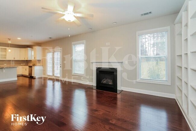 Foto del edificio - 105 Clear Springs Rd