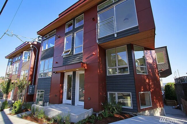 Building Photo - 327 W Olympic Pl