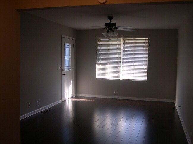 Building Photo - 402 McClary Rd