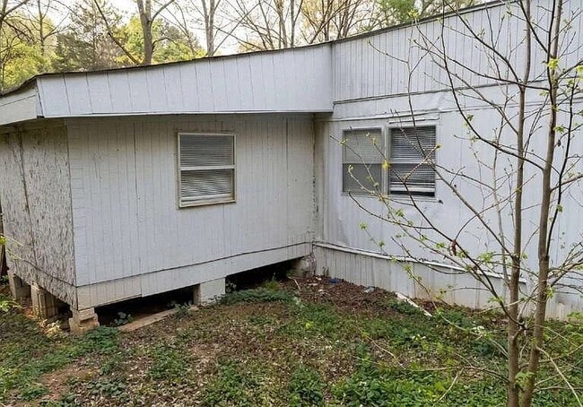 Building Photo - 122 Collins Rd