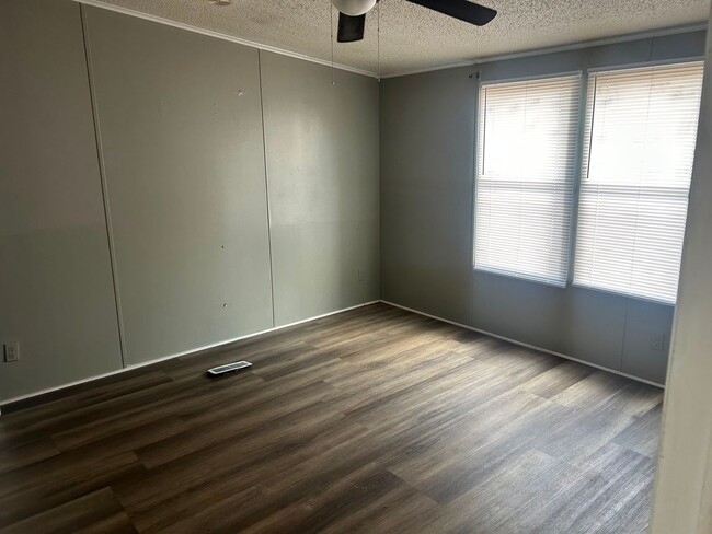 Building Photo - 5498 Parkton Rd
