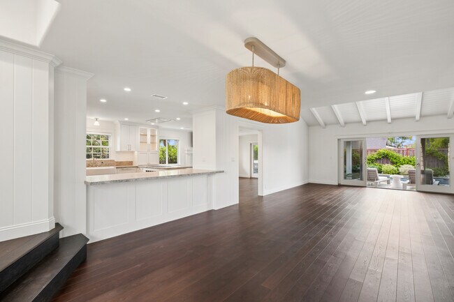 Foto del edificio - 1915 Windward Ln