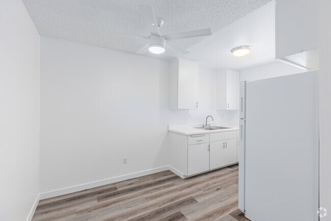 1 habitación, 1 baño - 640 pies cuadrados - Comedor - Villa Seville