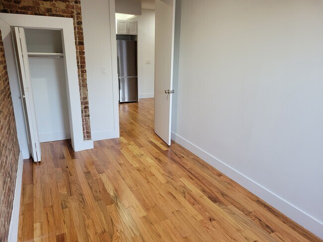 Foto del edificio - 1486 Bedford Ave