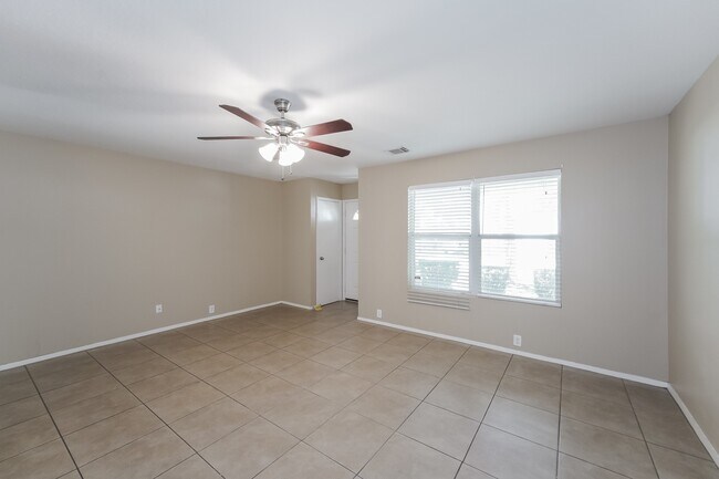 Foto del edificio - 3235 Dartmouth Field Ln