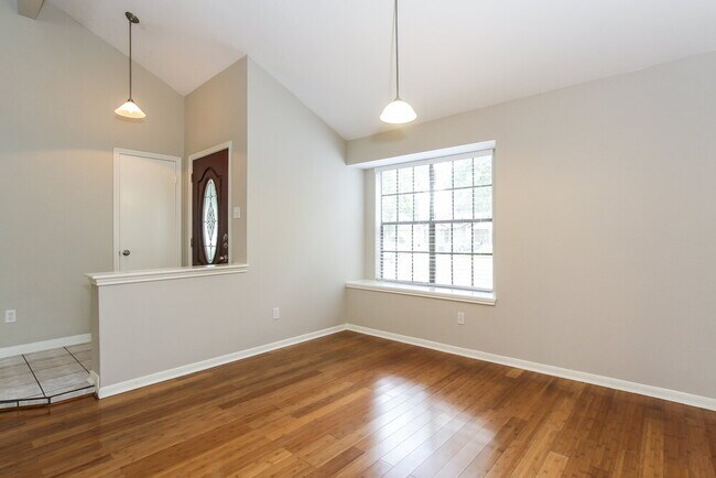 Foto del edificio - 5207 Village Springs Dr
