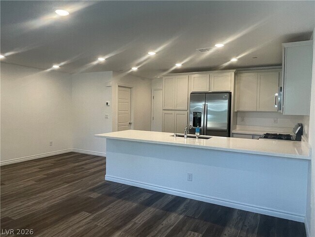 Building Photo - 10714 Burton Grove Ave