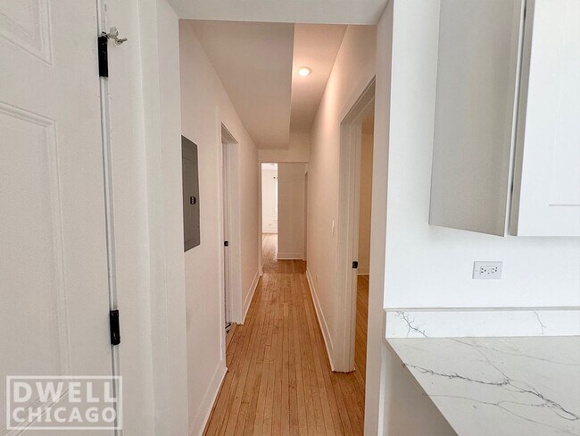 Foto del edificio - 956 N Winchester Ave