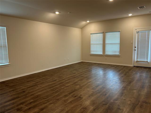 Foto del edificio - 2433 Burkburnett Dr