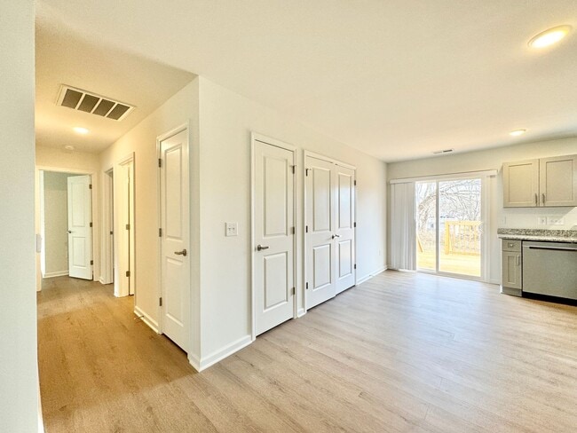 Building Photo - 3 Bedroom New Construction Home!