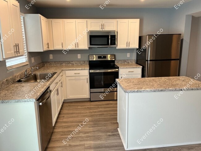 Photo - 3 Bed & 2 Bath Townhouse in Nashville | Pet-Friendly | INQUIRE NOW!