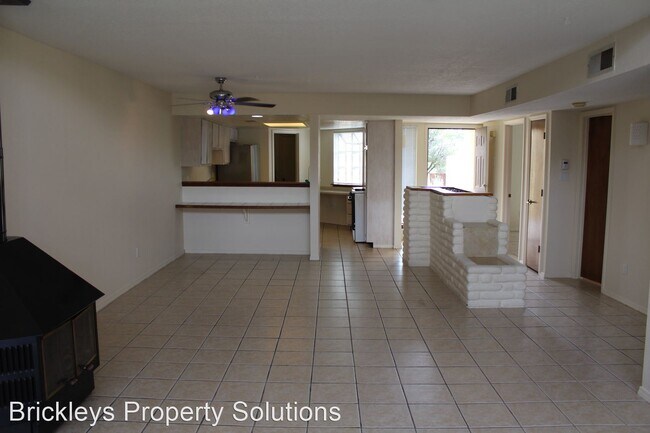 Building Photo - 2 br, 2 bath House - 869-C Tramway Ln Ct. NE