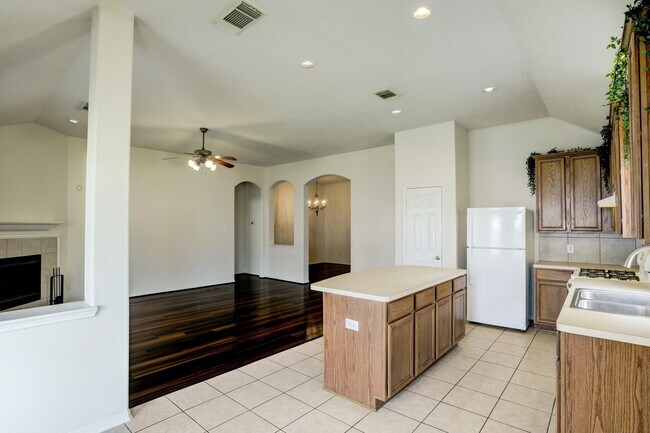 Foto del edificio - 7605 Waterlilly Ln