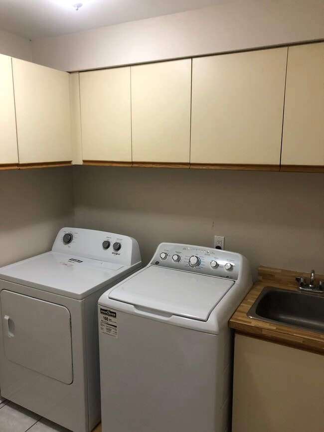 Photo du bâtiment - 207 Gwendolyn St