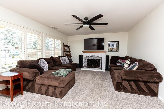 Building Photo - 3 br, 2 bath House - 11676 La Colina Rd.