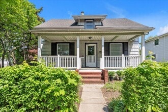 Building Photo - 23 S Bayles Ave