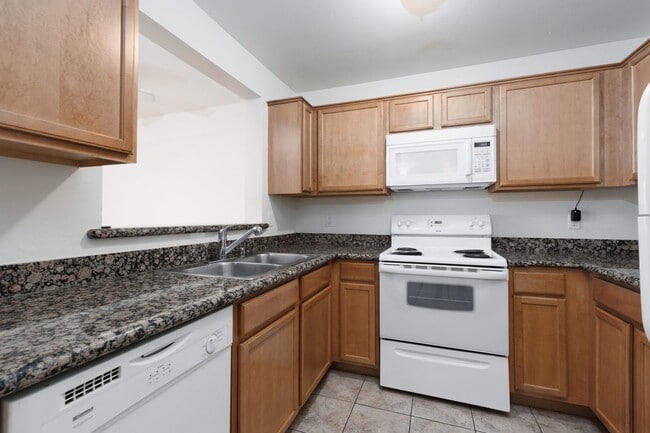 Foto del edificio - NEAR SUMMERLIN 1 BED, 1 BATH CONDO IN GATED COMMUNITY
