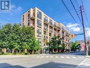 Building Photo - 800-800 King St W