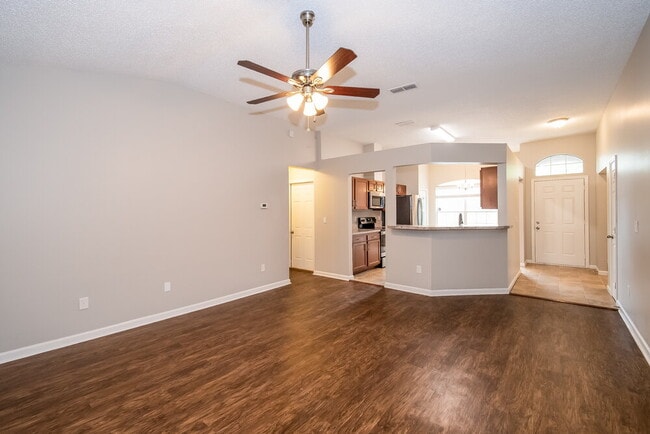 Foto del edificio - 3429 Caroline Ridge Ln E