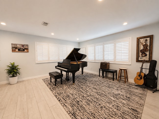 "Charming Furnished (Unfurnished Negotiable) 3-Bed Oasis with Hot tub in Palm Beach Gardens – 2,2... - "Charming Furnished (Unfurnished Negotiable) 3-Bed Oasis with Hot tub in Palm Beach Gardens – 2,2... Apartment