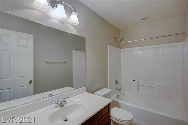 Foto del edificio - Beautiful home located in the heart of Mou...