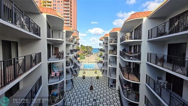 Building Photo - 2029 N Ocean Blvd