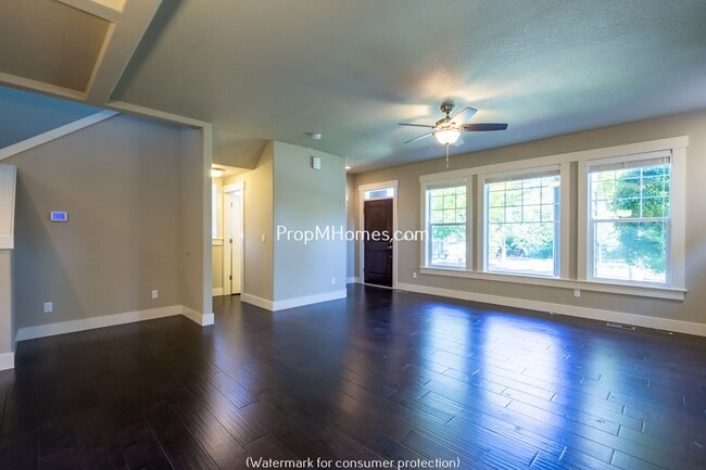 Building Photo - Gorgeous Four Bedroom Home in the Heart of...