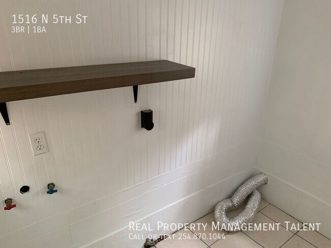 Building Photo - 1516 N 5th St