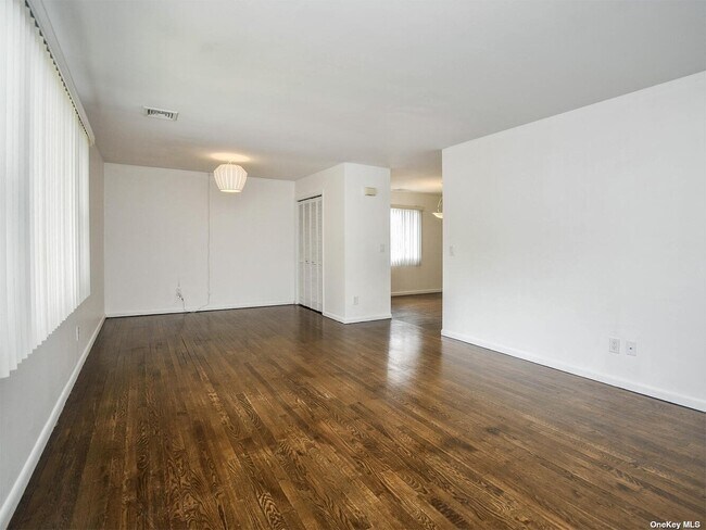 Foto del edificio - 85 Edgewood Rd