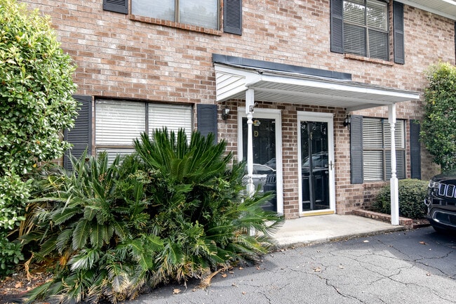 Building Photo - 6240 Lucille Dr
