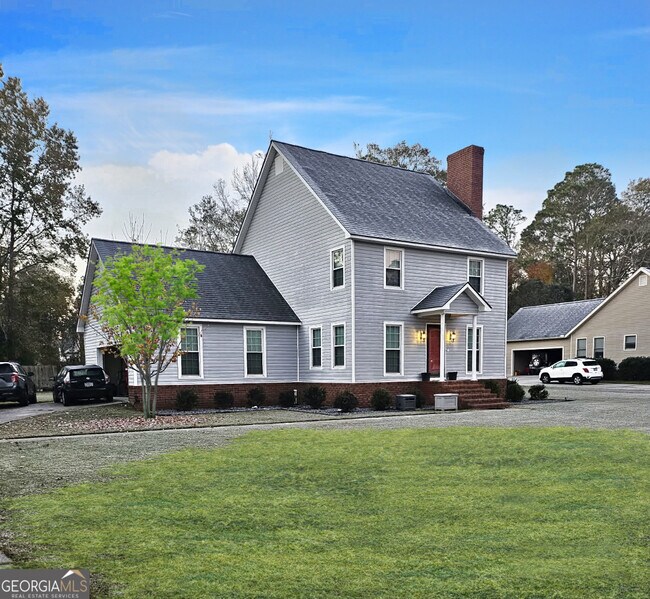 Foto del edificio - 320 Rogers Rd