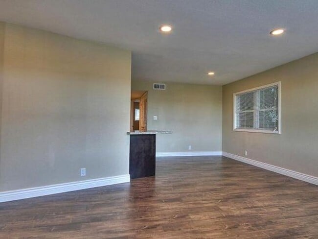 Building Photo - 40 Carquinez Scenic Dr