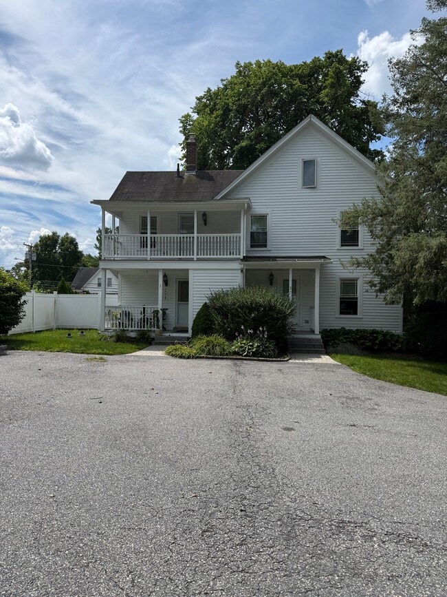 Building Photo - 322 N Elm St