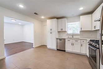 Building Photo - 9515 Ash Creek Dr