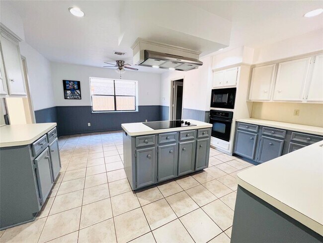 Building Photo - 109 Towering Pines Dr
