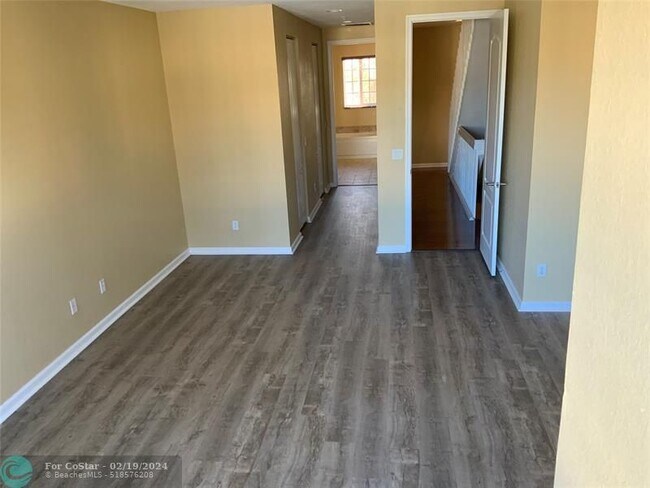 Foto del edificio - 2630 SW 81st Terrace