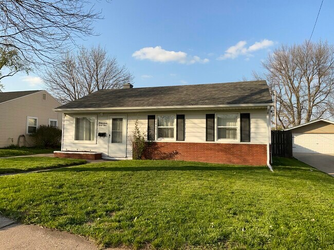 Building Photo - 3744 Keota Ave