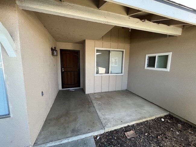 Building Photo - SW Visalia Home coming soon!!
