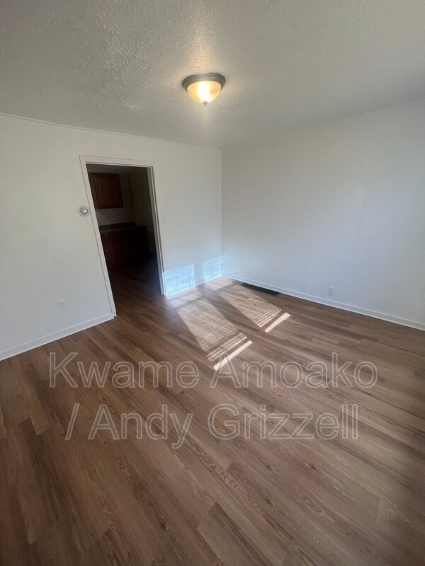 Foto del edificio - 406 S Harris Ave