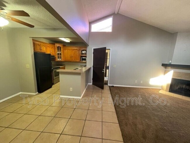 Foto del edificio - 2920 Briarwood Rd
