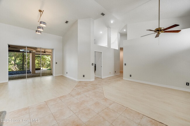 Building Photo - 129 Signature Dr