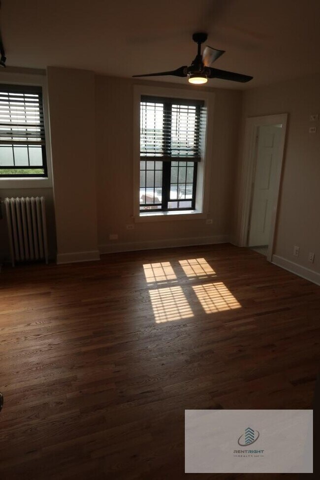 Foto del edificio - 4526 N Sheridan Rd